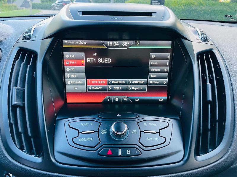 Ford Kuga 2.0TDCi MANUÁL SERVISKA TAŽNÉ  - fotka 42 z 46