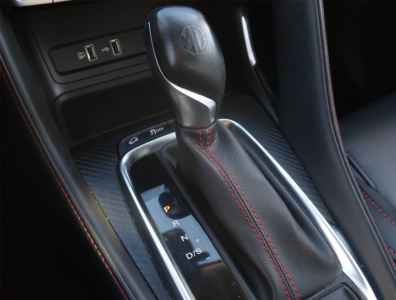 MG ZS (2023) 1.0 Turbo, Automat, Serv.kniha - fotka 13 z 21