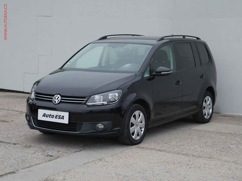 Volkswagen Touran (2014) 2.0TDi, DSG, park.asist - fotka 3 z 16