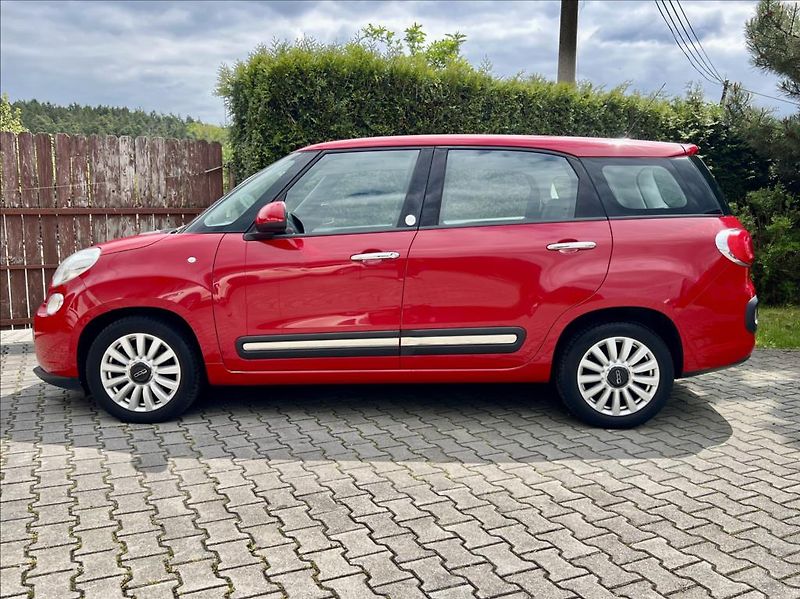 Fiat 500L 1,6 JTD  LIVING - klima -ALU - fotka 2 z 36