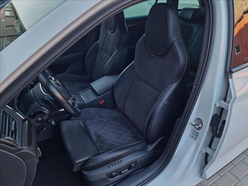 Škoda Superb 2.0TDI 147kW 4x4 DSG Sportline - fotka 36 z 50