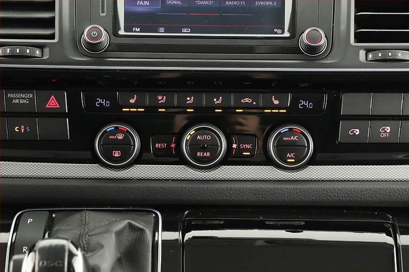 Volkswagen Multivan (2016) Highline 2.0 TDI, ČR - fotka 17 z 20