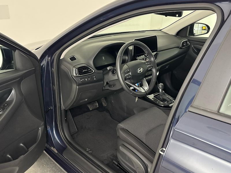 Hyundai i30 Smart DCT - fotka 6 z 26