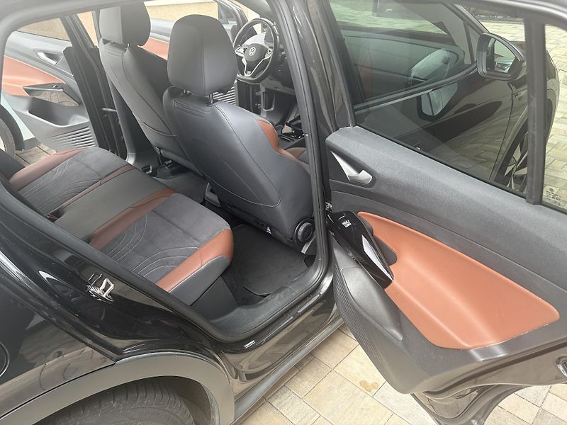 Volkswagen ID.4 (2020) 77kwh, 150kw - fotka 10 z 11