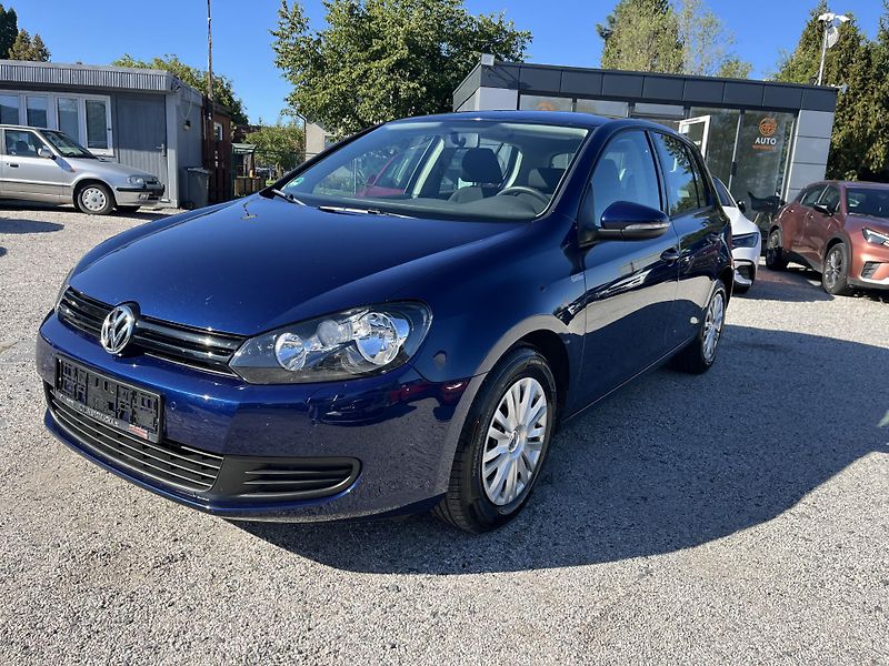 Volkswagen Golf (2009) 1.6 16v 75kw 1.Majitel Klima - fotka 3 z 10