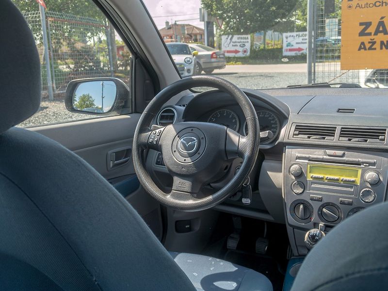 Mazda 2 (2005) 1.25i 55KW – KLIMA - fotka 12 z 30