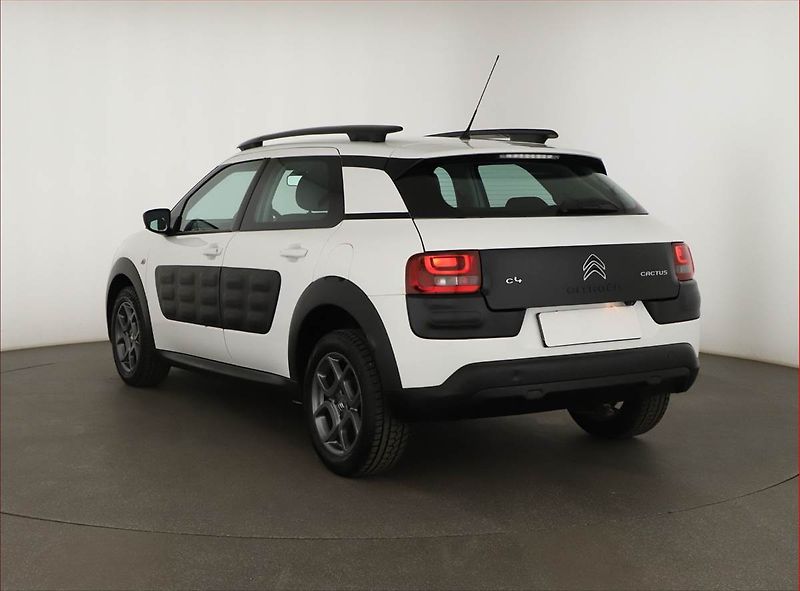 Citroën C4 Cactus (2018) 1.2 PureTech, ČR,1.maj - fotka 4 z 15