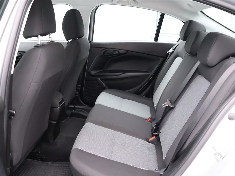 Fiat Tipo 1,4 i 70kW CZ Klimatizace 1Maj - fotka 14 z 29