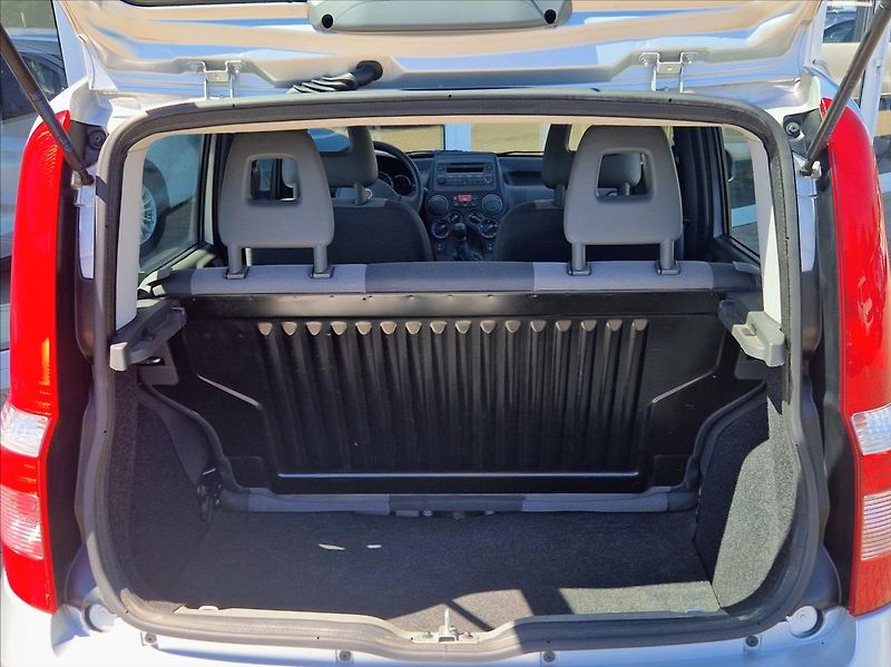 Fiat Panda 1,2 i 1 MAJITEL POUZE 40TIS.km - fotka 10 z 23