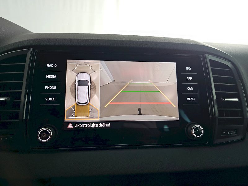 Škoda Karoq (2025) 1.5TSi 110kW DSG SPORTLINE TAŽ - fotka 14 z 35