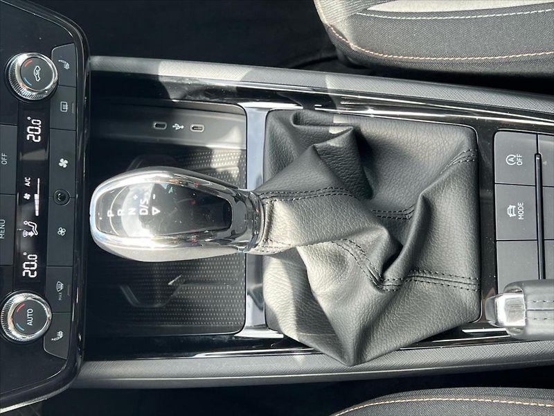 Škoda Scala 1,0 TSi 85 kW 7DSG 130 LET PRE - fotka 18 z 30