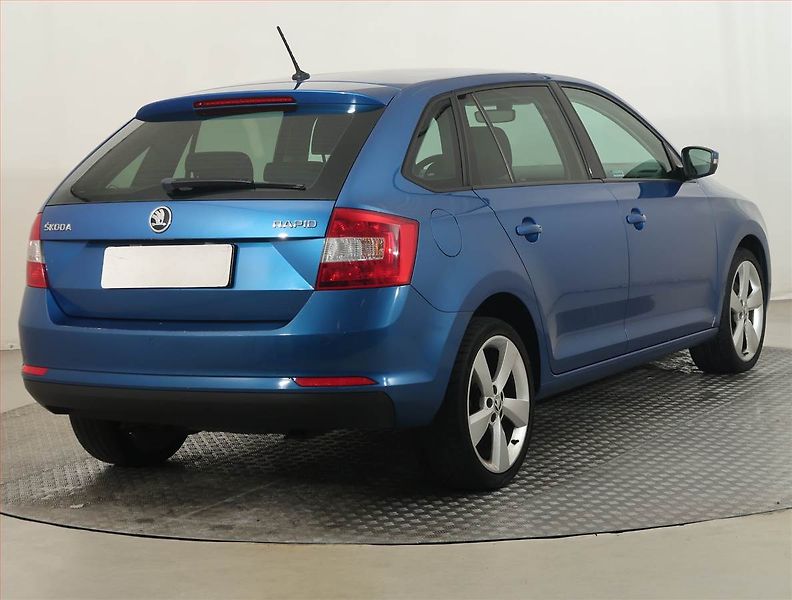 Škoda Rapid (2016) Style 1.2 TSI, Tempomat - fotka 5 z 19