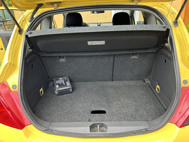 Opel Corsa (2007) 1.2i 59 kw - fotka 20 z 20
