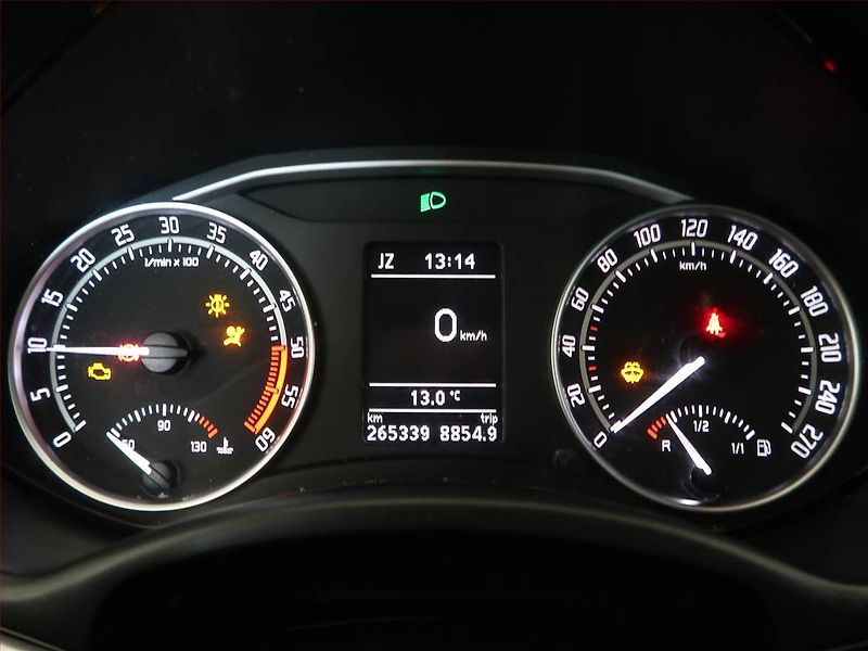 Škoda Octavia (2011) RS 2.0 TDI, Navi, Xenony - fotka 11 z 13