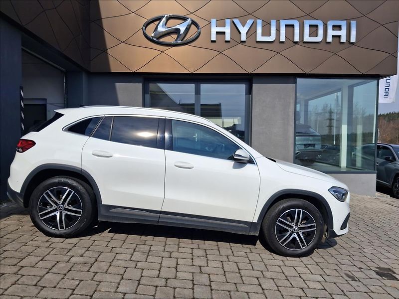 Mercedes-Benz GLA 1,3 180 MHEV Limited - fotka 21 z 21