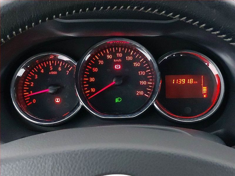 Dacia Duster (2015) 1.6 16V, Tempomat - fotka 11 z 15