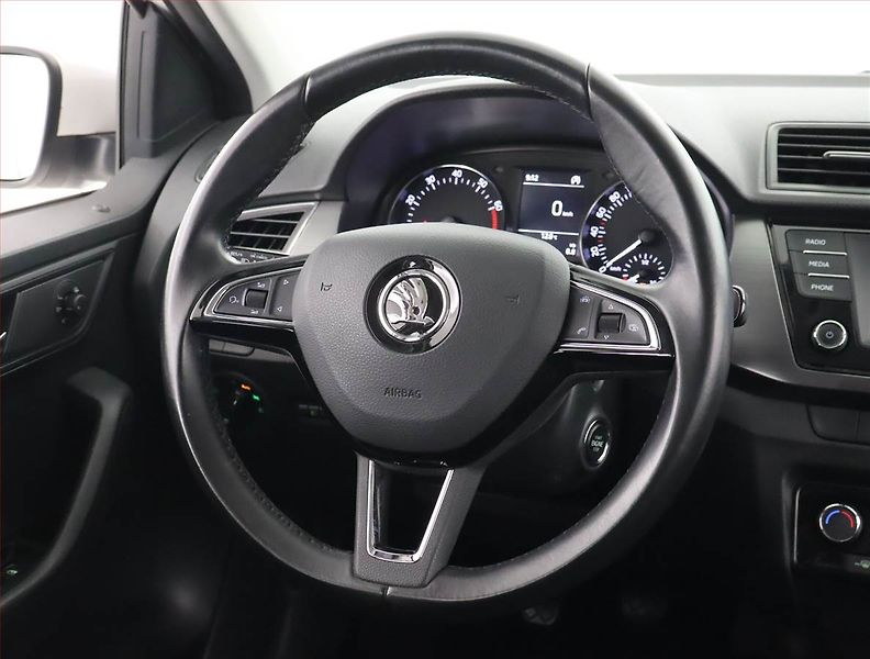 Škoda Fabia (2018) Ambition 1.0 TSI - fotka 17 z 21