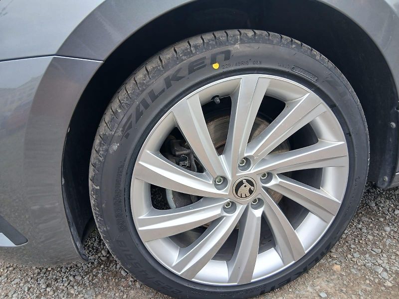 Škoda Octavia 4, iV, Plug in Hybrid, ALU 18 - fotka 64 z 66
