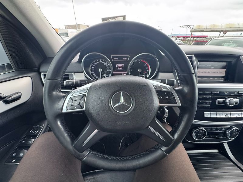 Mercedes-Benz Třídy M (2012) 350 3,0 CDI 190KW 4MATIC TAŽNÉ - fotka 25 z 50