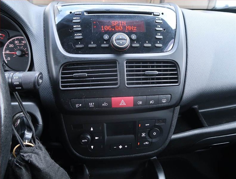 Fiat Dobló (2010) 1.3 MultiJet, 5Míst - fotka 12 z 14