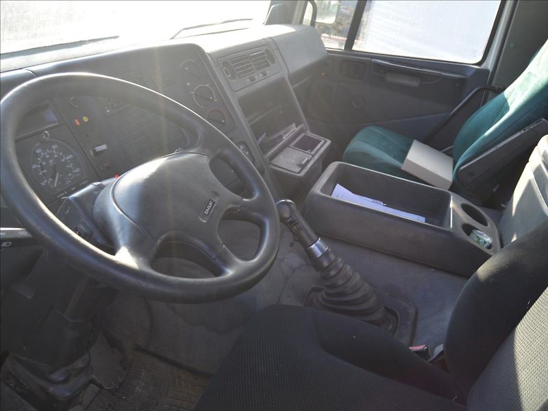 DAF CF 75.320 4X2 - fotka 12 z 23