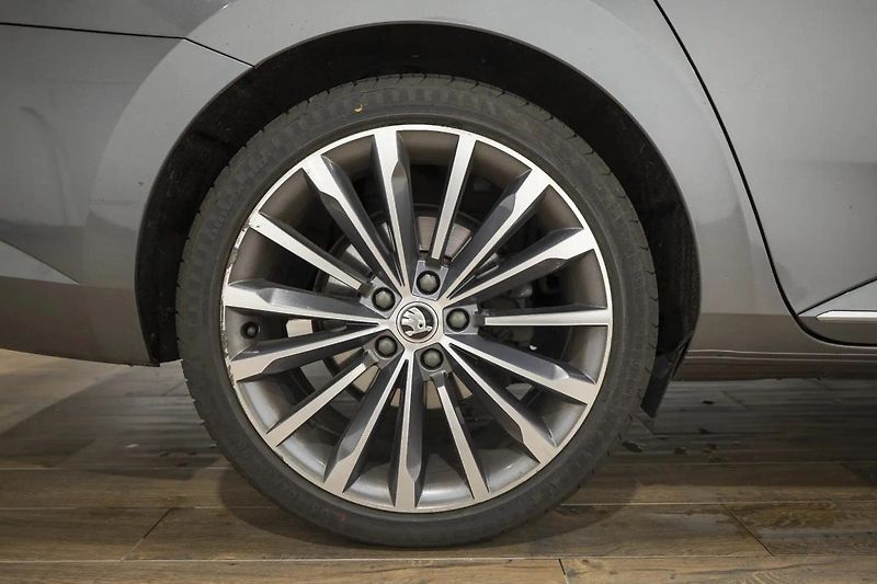 Škoda Superb 2.0 TDI 147 kW 4x4 L&K - fotka 37 z 38