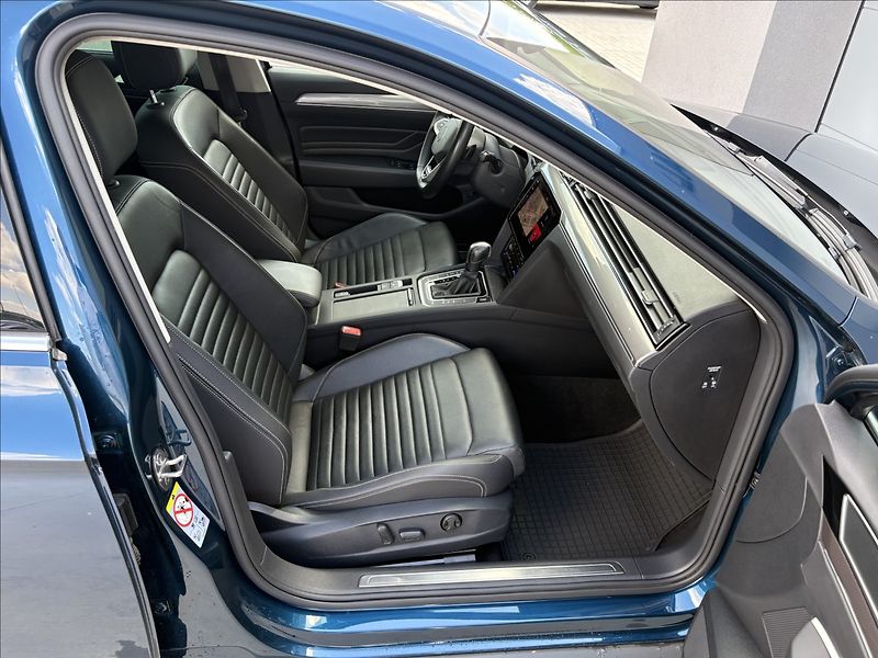 Volkswagen Passat 2,0 TSI 206 KW 4M AUT ALLTRACK - fotka 27 z 36