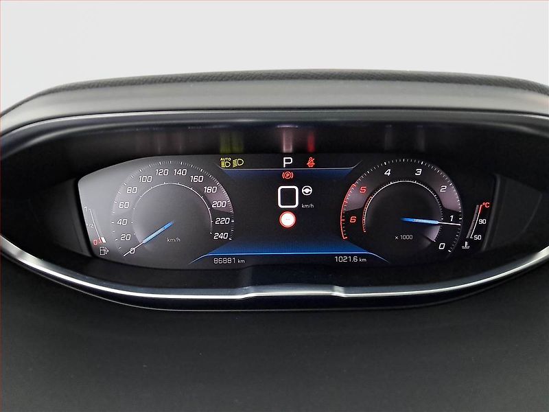 Peugeot 3008 (2022) GT 1.5 BlueHDi - fotka 11 z 23