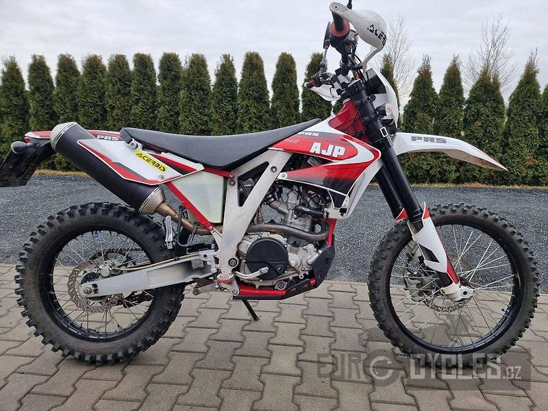 AJP PR5 250 Enduro (2014) - fotka 2 z 15