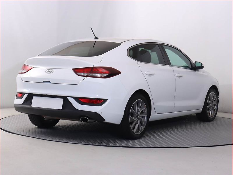 Hyundai i30 (2018) Family 1.4 T-GDI, Automat - fotka 5 z 20