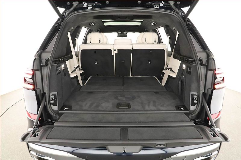 BMW X7 (2025) xDrive40d - fotka 19 z 20