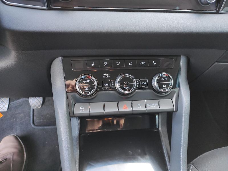 Škoda Karoq (2018) Ambition 1.0 TSI 96kW MAN6 TZ - fotka 17 z 30