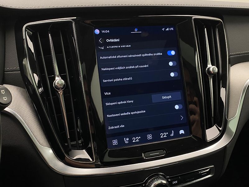 Volvo V60 T6 RECHARGE BRIGHT REZERVACE - fotka 55 z 65