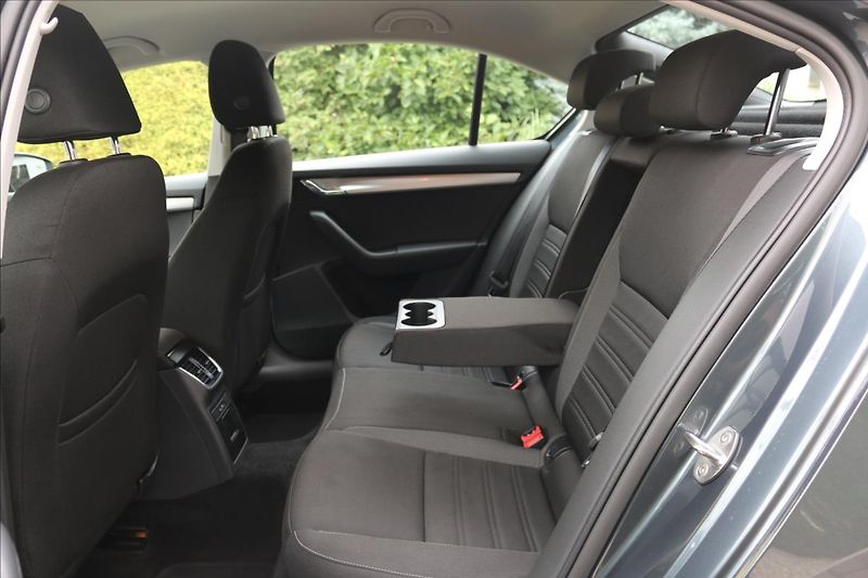 Škoda Octavia 1,0 85KW,ČR, 62000km - fotka 30 z 36