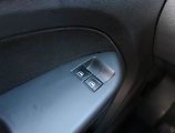 Volkswagen Touran (2007) 1.6, LPG, Tempomat - náhled 15