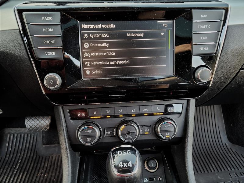Škoda Superb 2,0 TDI,140kw,DSG,Panorama - fotka 29 z 50