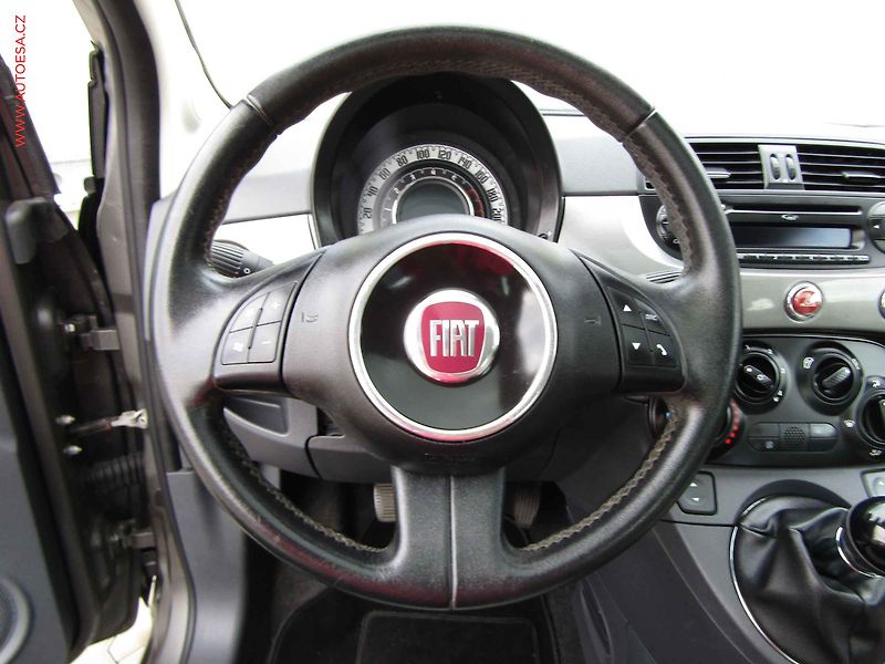 Fiat 500 (2012) 1.2, Lounge, panor - fotka 16 z 18