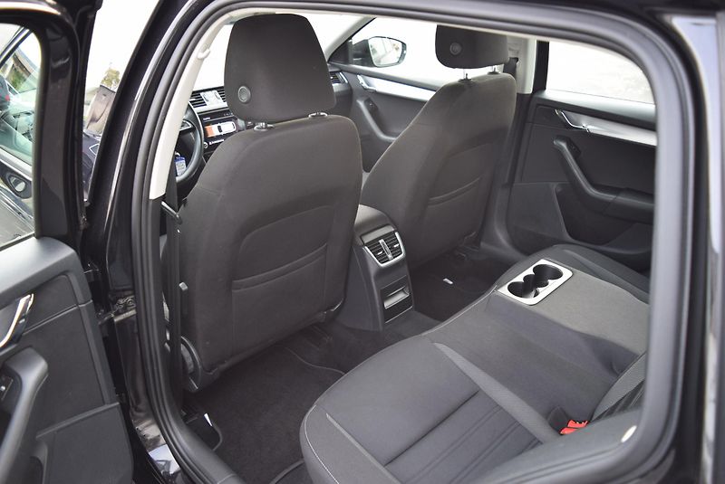 Škoda Octavia (2018) 1.4TSI 110kw AMBITION NAVI APP - fotka 15 z 47