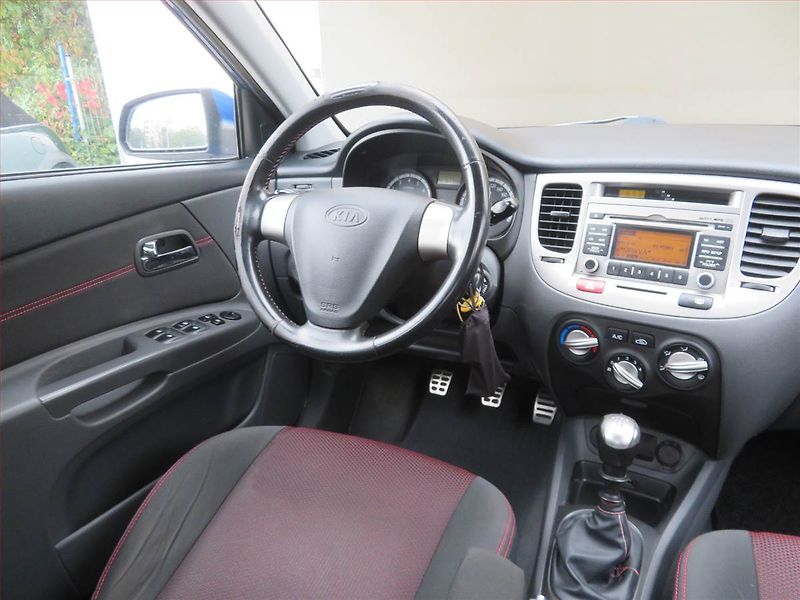 Kia Rio (2009) 1.4 16V, po STK, jezdí výborně - fotka 7 z 15