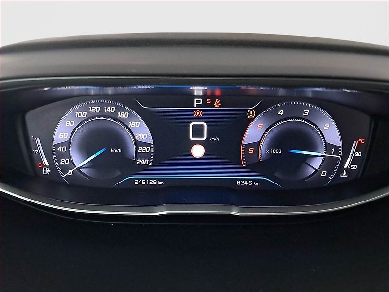 Peugeot 5008 (2018) 1.6 BlueHDi, Automat, 7 míst - fotka 11 z 20