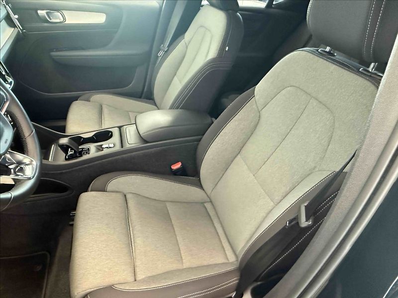 Volvo XC40 2,0 B3 Core Blis,Bezklíč - fotka 8 z 17