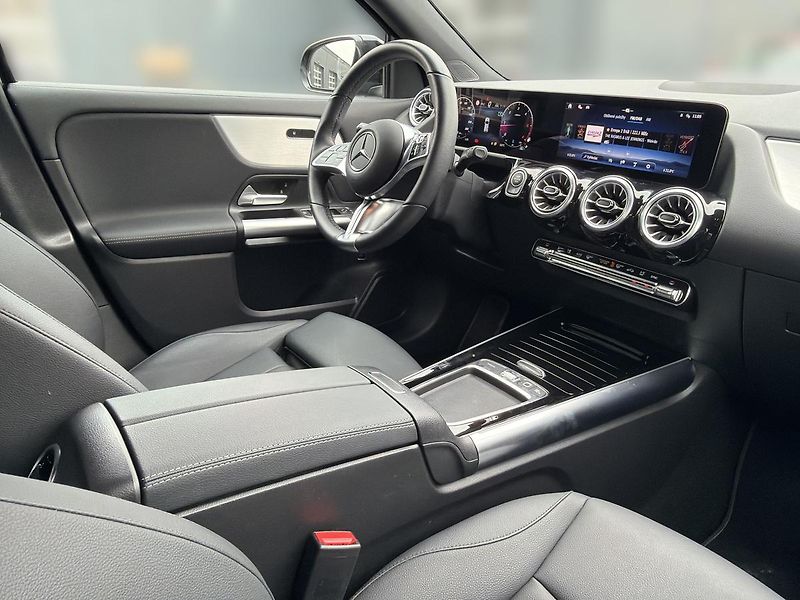 Mercedes-Benz GLA 200d 4MATIC - fotka 12 z 16
