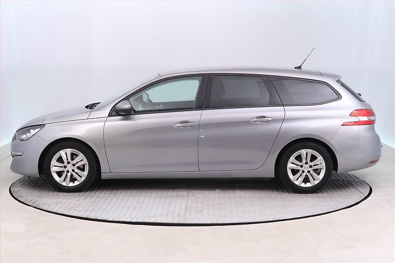 Peugeot 308 (2016) 1.6 BlueHDi, Serv.kniha, Navi - fotka 3 z 18
