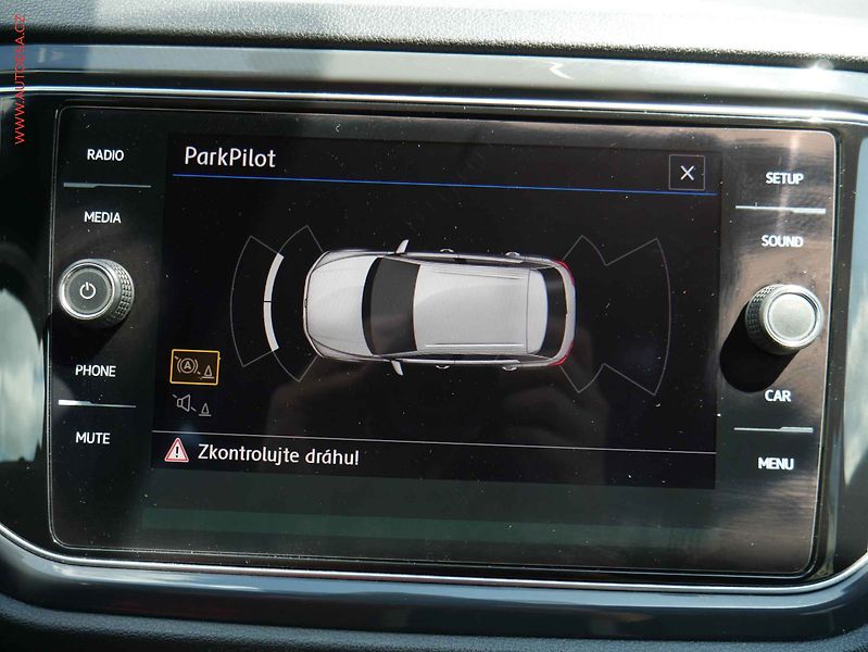 Volkswagen T-Roc (2018) 1.5TSi, LED, výhřev.sed - fotka 17 z 19