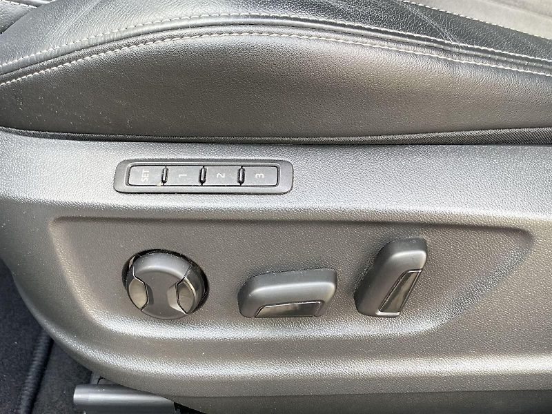 Škoda Karoq (2023) 2.0 TDI 4x4 DSG Style Plus - fotka 23 z 35