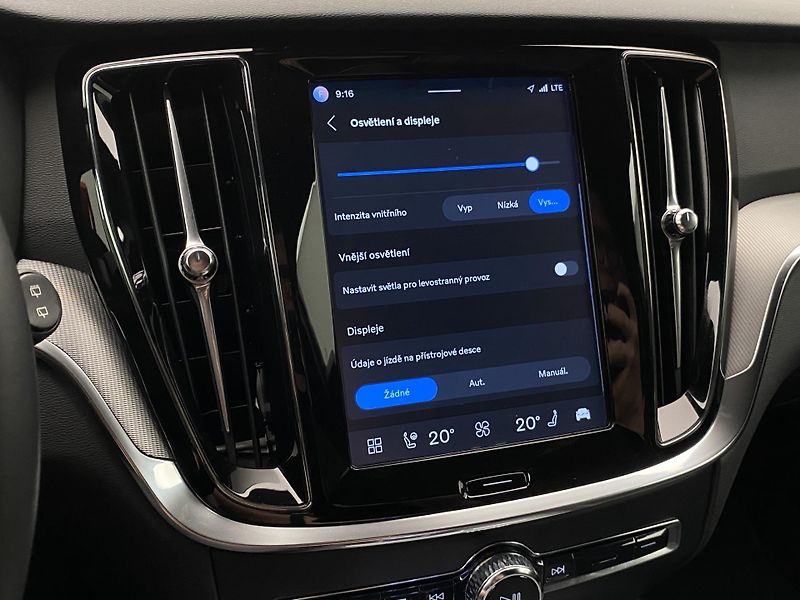Volvo V60 CC B5 AWD PLUS AUT REZERVACE - fotka 55 z 59