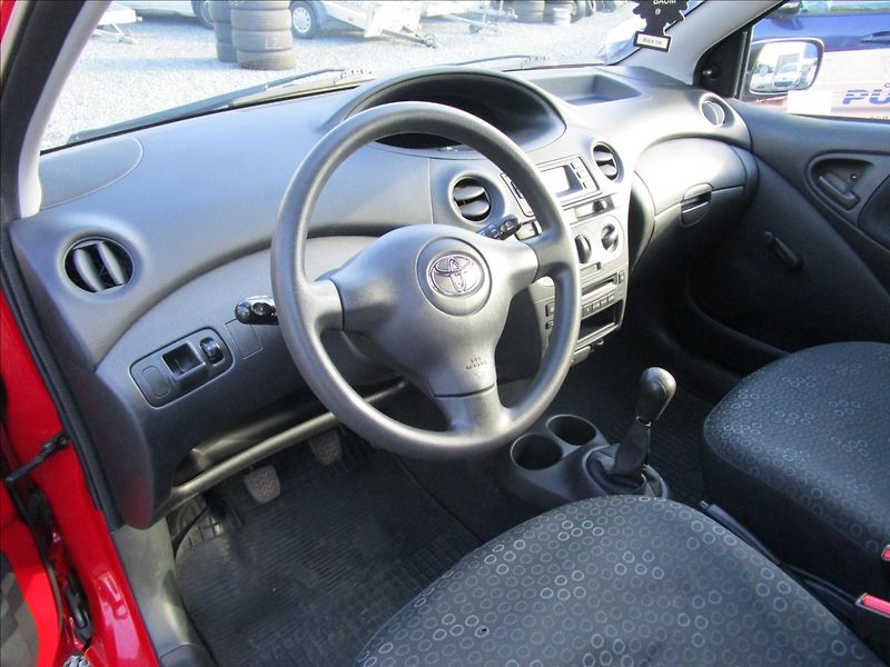 Toyota Yaris 1.0VVT-i Terra KLIMA - fotka 11 z 35