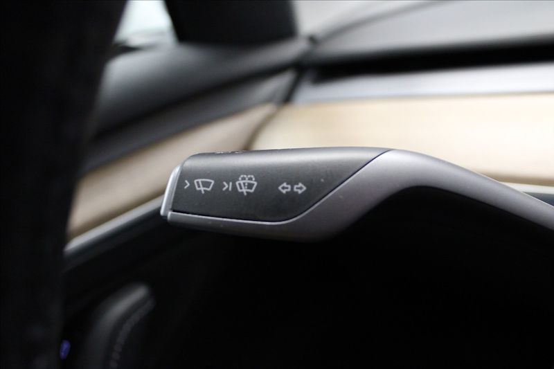 Tesla Model 3 0,0 Standard plus - fotka 14 z 27