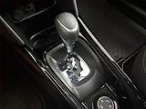 Peugeot 2008 (2018) Allure 1.2 PureTech, Automat - náhled 16