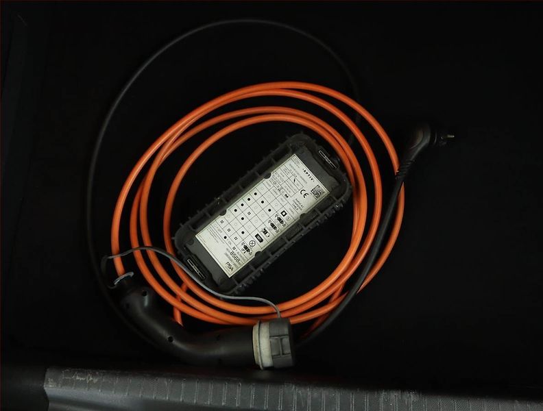 Peugeot 208 (2020) GT 50 kWh, SoH 95%, Automat - fotka 19 z 19